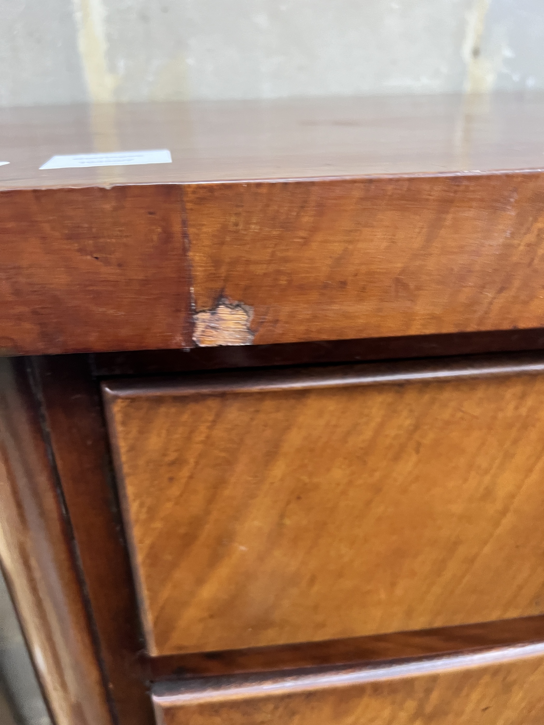 A Victorian mahogany five drawer bowfront chest, width 121cm, depth 56cm, height 123cm